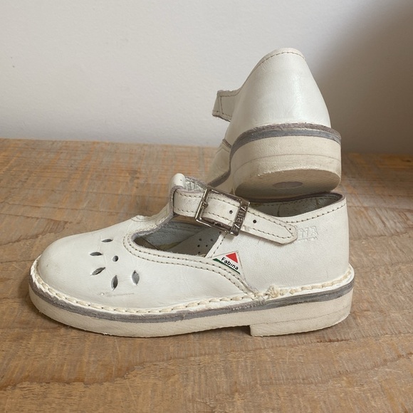 Vintage Girls White Leather Mary Jane’s - Picture 3 of 8